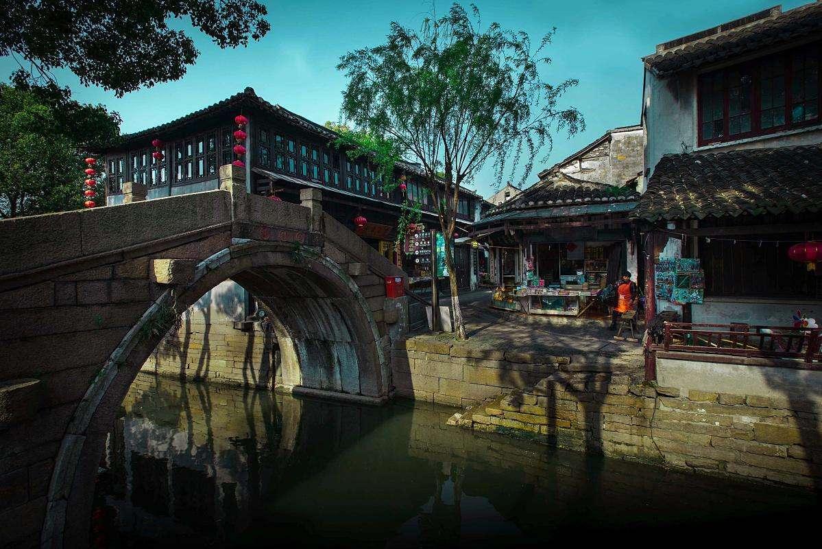 美国国务卿:美国计划与安哥拉在铁路和空间探索领域开展合作